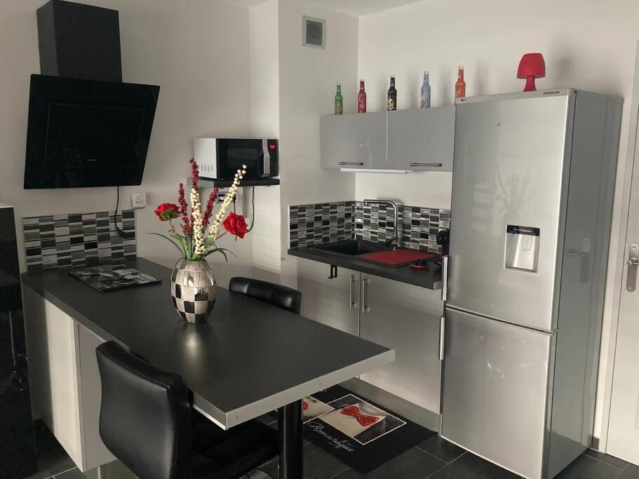 Magnifique Studio Tout Equipe Classe 2 Etoiles Apartment แซ็งต์-เลอ ภายนอก รูปภาพ